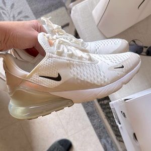 Women’s Nike 270s